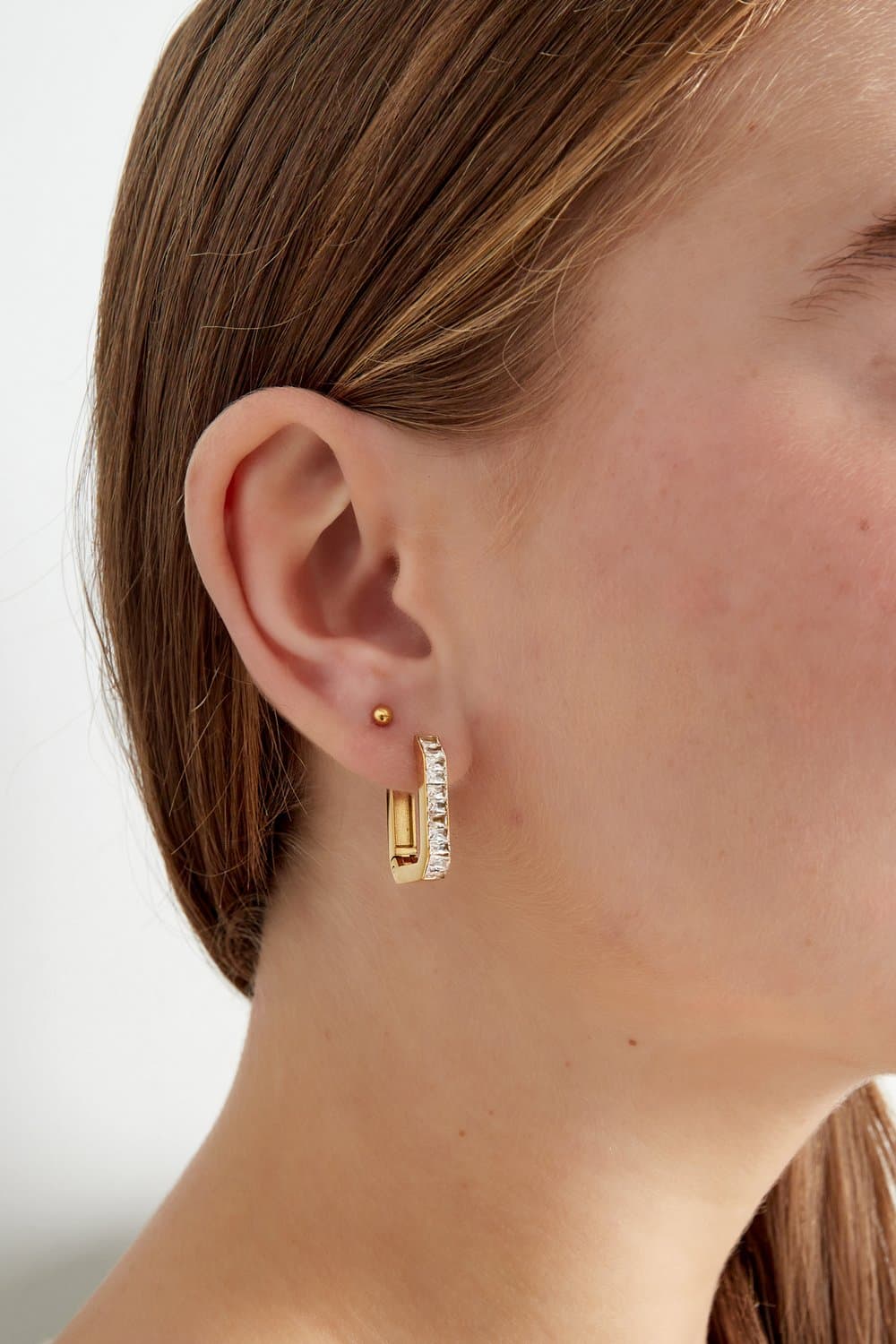 Rechthoekige diamant oorbellen.